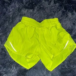 lululemon neon hotty hots size 4 4in
